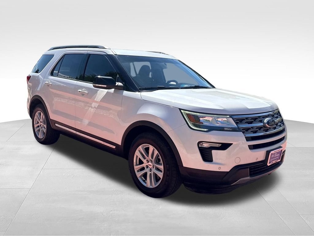Certified 2018 Ford Explorer XLT w/ Equipment Group 201A AWD/4WD image 1