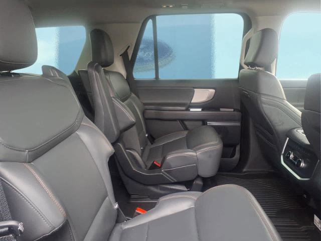 Certified 2025 Ford Expedition Active image 12