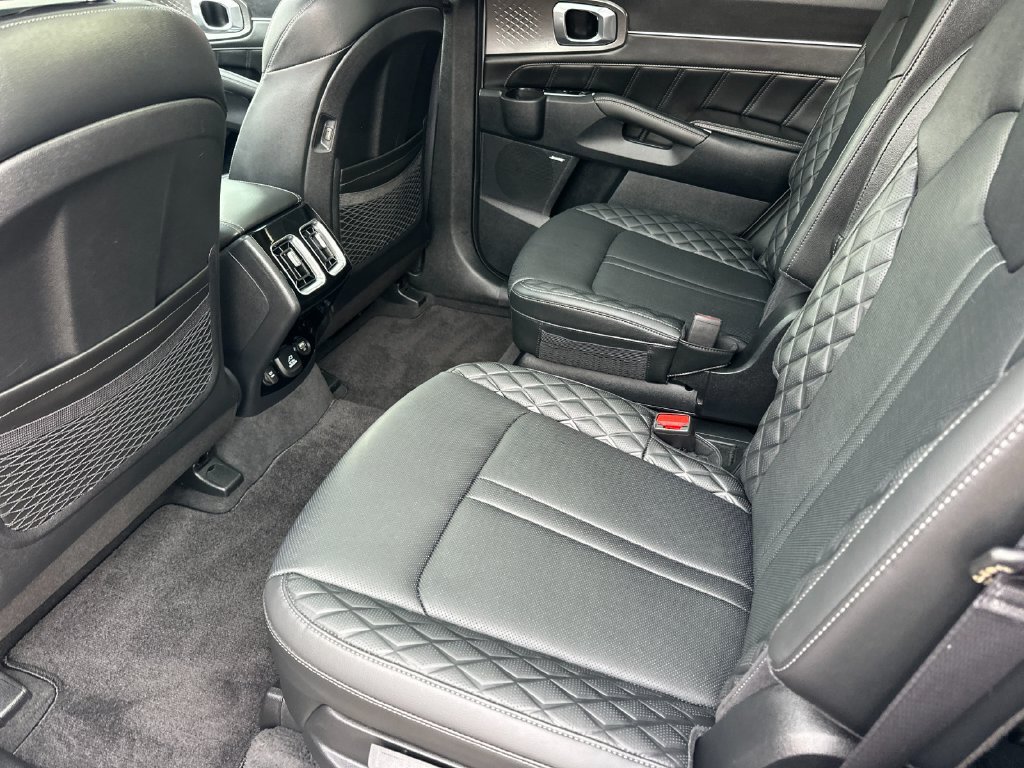 Used 2023 Kia Sorento SX AWD/4WD image 11