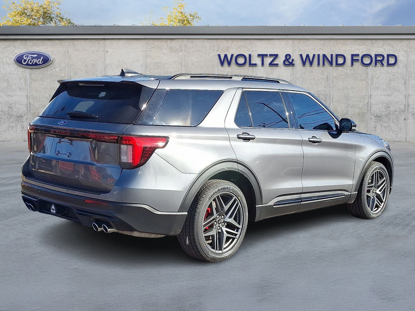 Certified 2025 Ford Explorer ST image 4