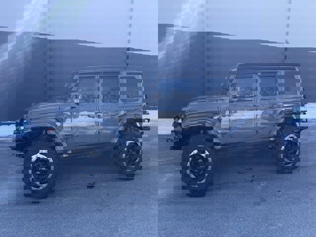 Used 2020 Jeep Wrangler Unlimited Sahara w/ Dual Top Group image 3