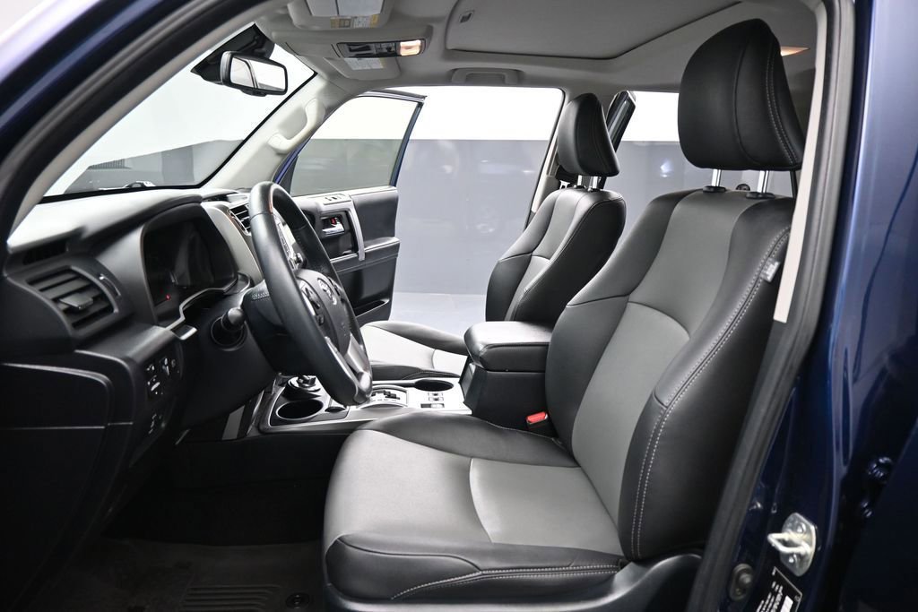 Used 2022 Toyota 4Runner SR5 Premium w/ Moonroof Package AWD/4WD image 37