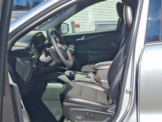 Certified 2023 Ford Escape ST-Line w/ Tech Pack #1 AWD/4WD image 3