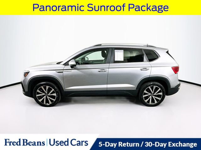 Used 2023 Volkswagen Taos SE w/ Panoramic Sunroof Package AWD/4WD image 5