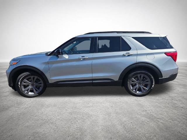 Certified 2022 Ford Explorer XLT w/ Equipment Group 202A AWD/4WD image 5