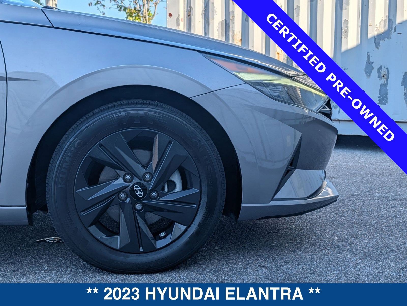 Used 2023 Hyundai Elantra SEL image 11