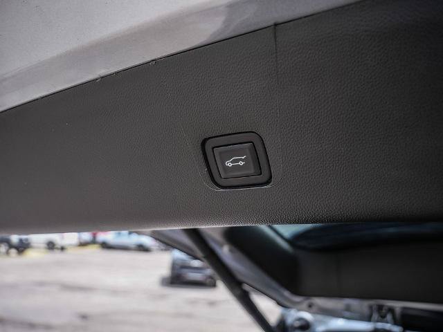 Used 2023 Chevrolet Traverse LT FWD image 14