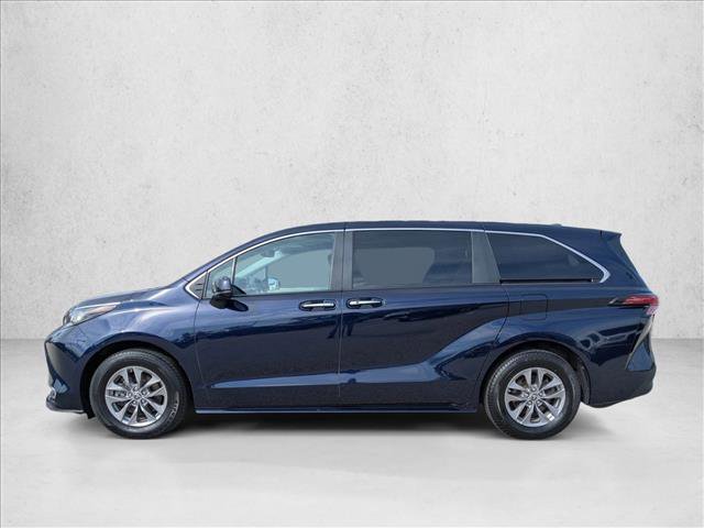 Used 2022 Toyota Sienna XLE AWD/4WD image 6