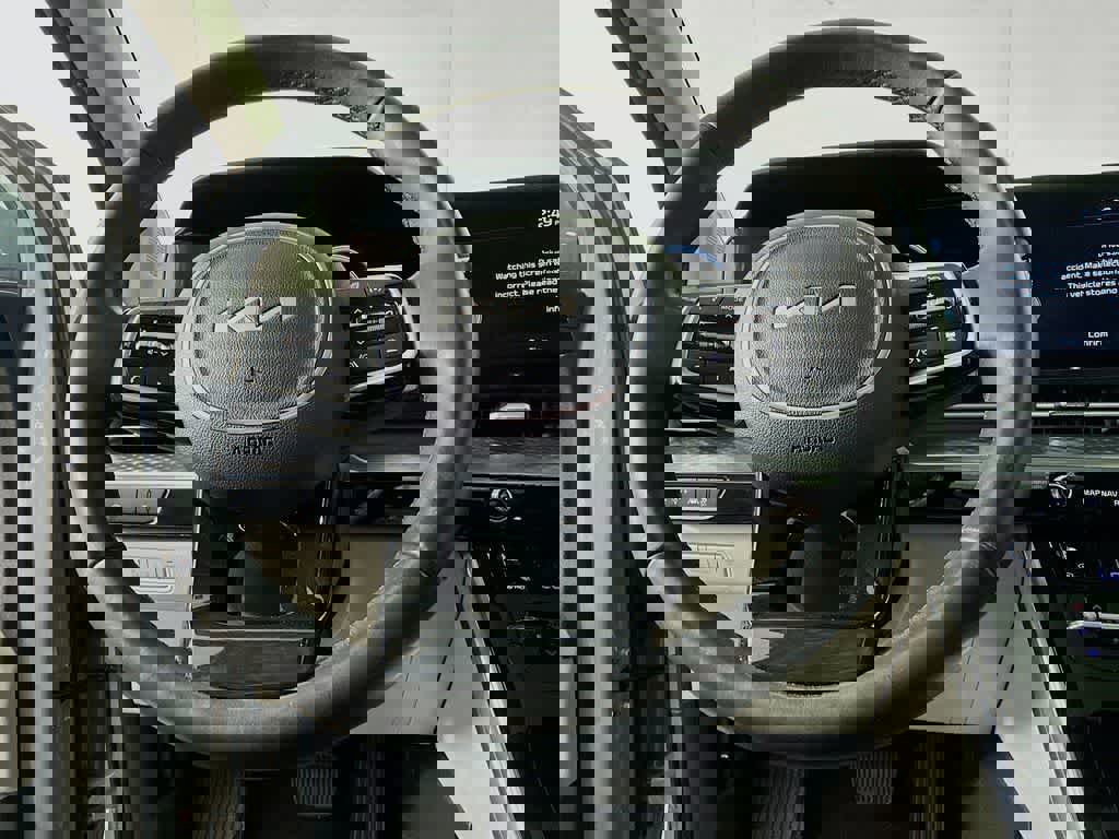 Used 2023 Kia Carnival SX Prestige image 19