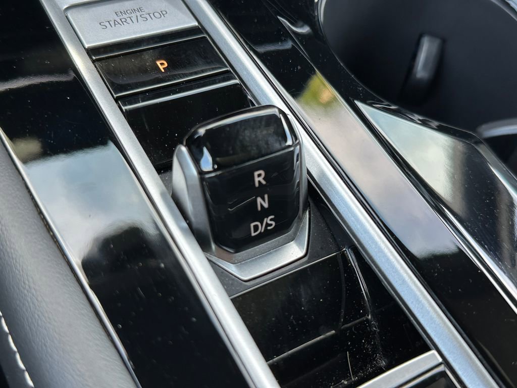 Used 2024 Volkswagen Atlas Cross Sport SE FWD image 33
