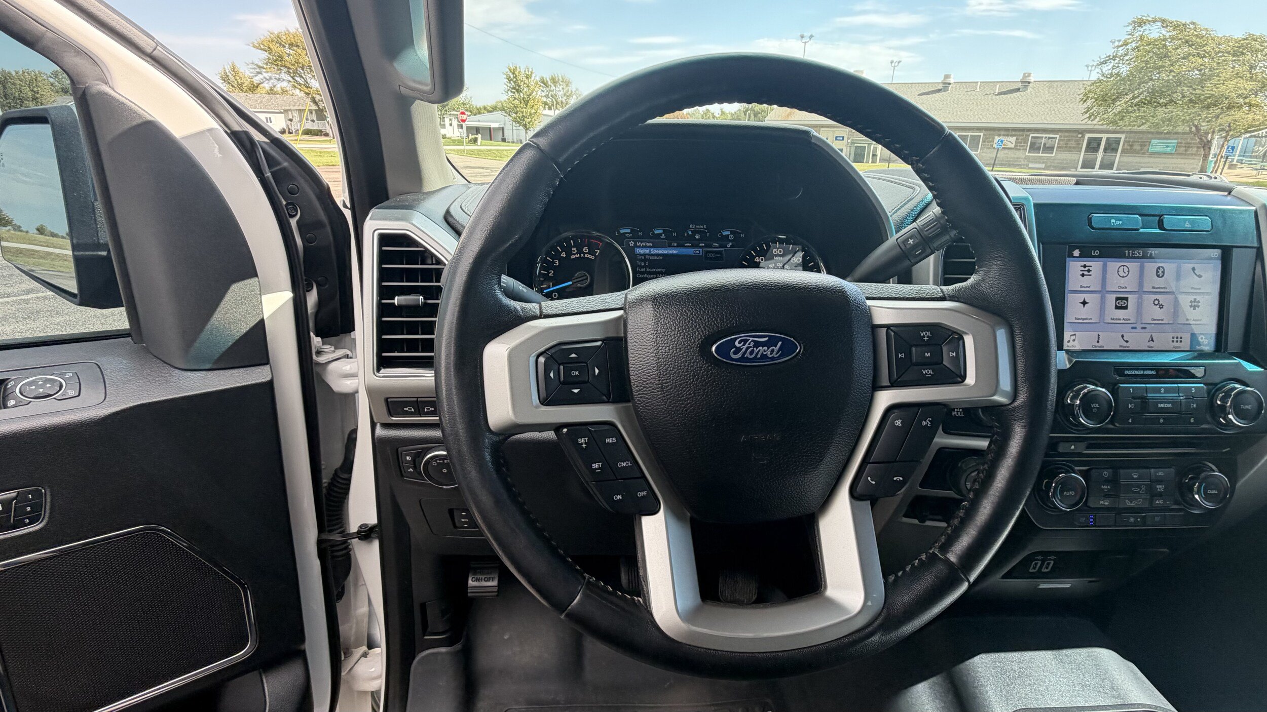 Certified 2017 Ford F150 Lariat AWD/4WD image 29