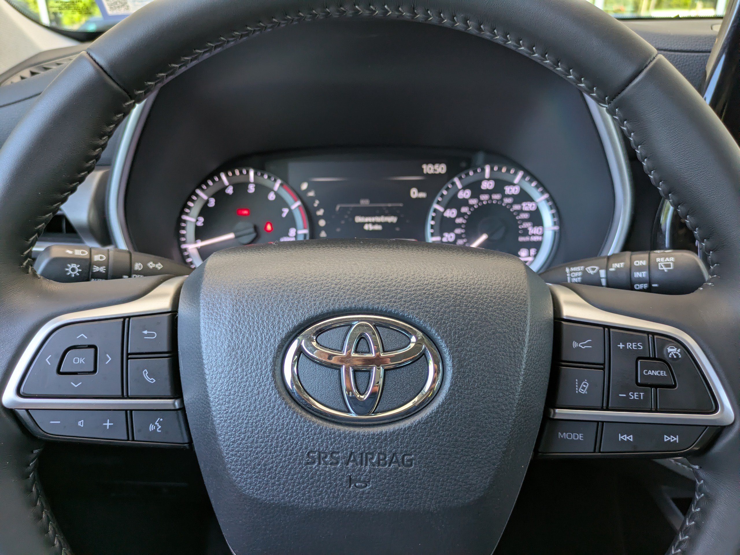 Used 2025 Toyota Highlander XLE FWD image 31