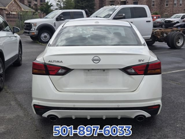 Used 2024 Nissan Altima 2.5 SV w/ SV Premium Package FWD image 3