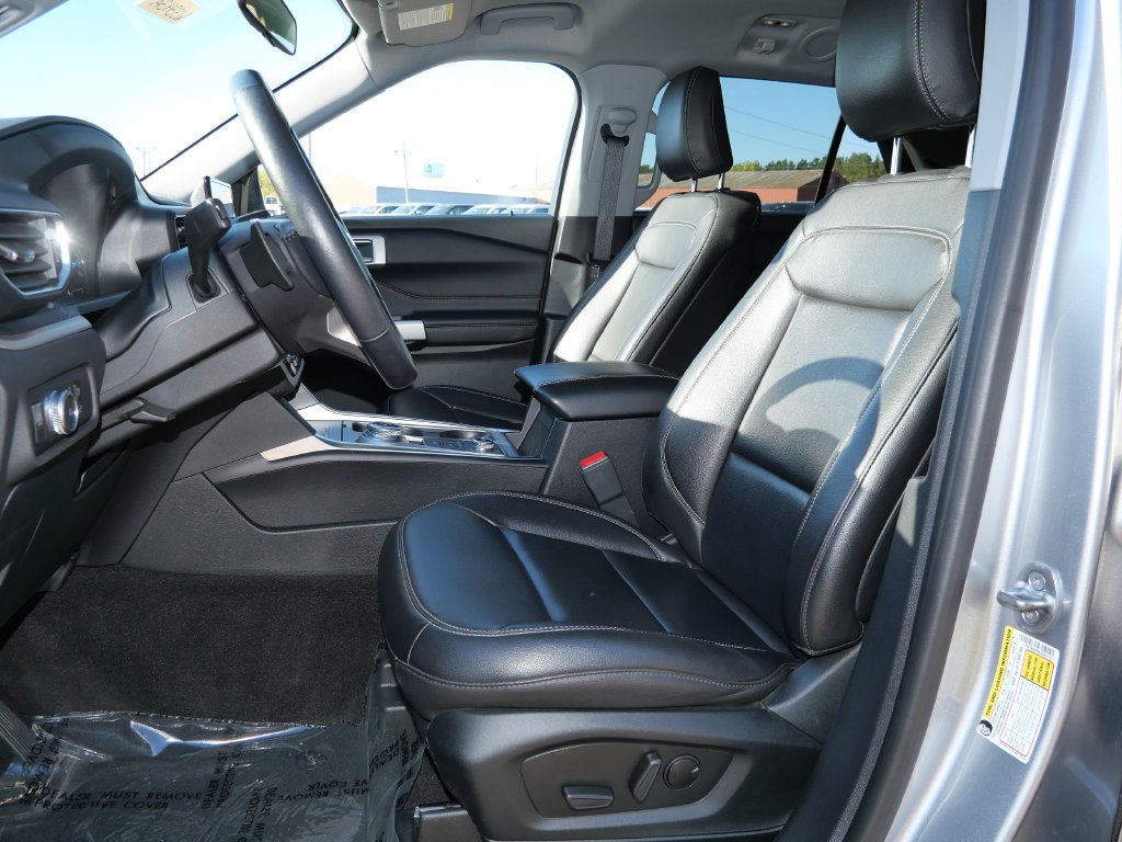 Certified 2020 Ford Explorer XLT w/ Equipment Group 202A AWD/4WD image 22