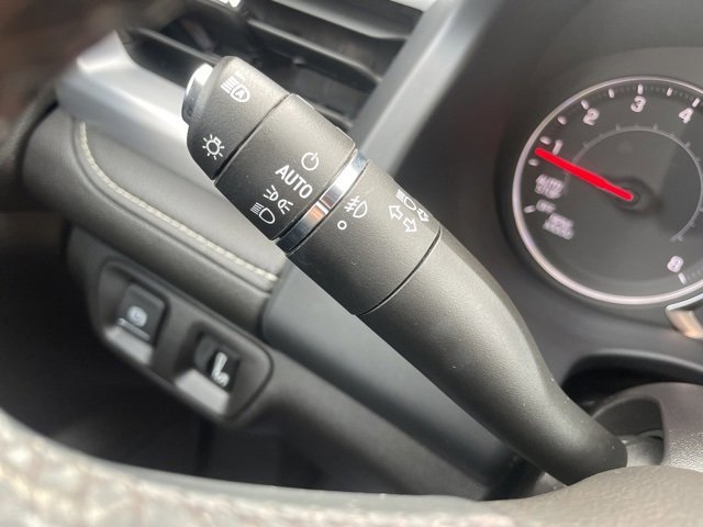 Used 2023 GMC Acadia SLT image 26