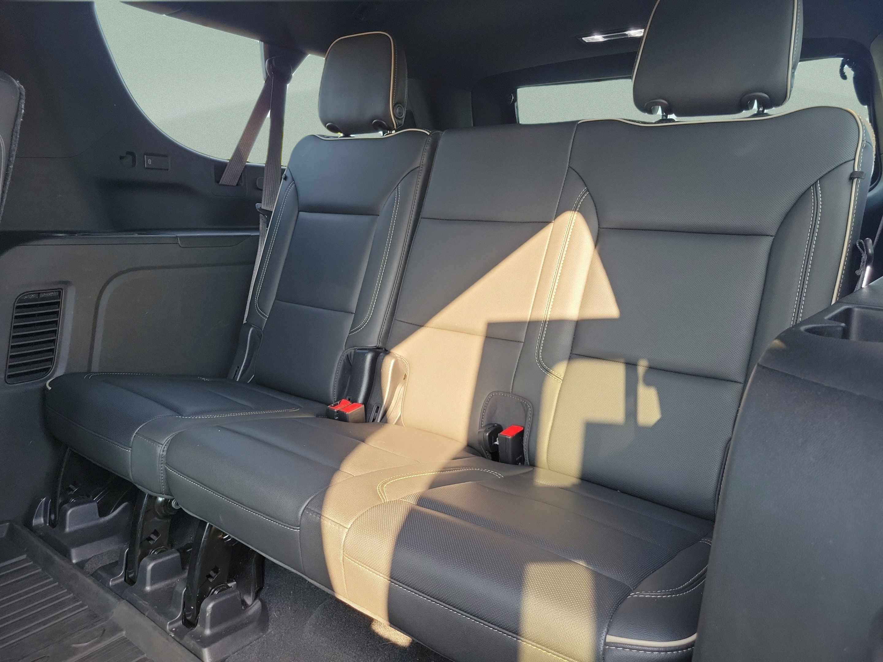 Used 2021 GMC Yukon XL SLT w/ SLT Premium Package AWD/4WD image 12