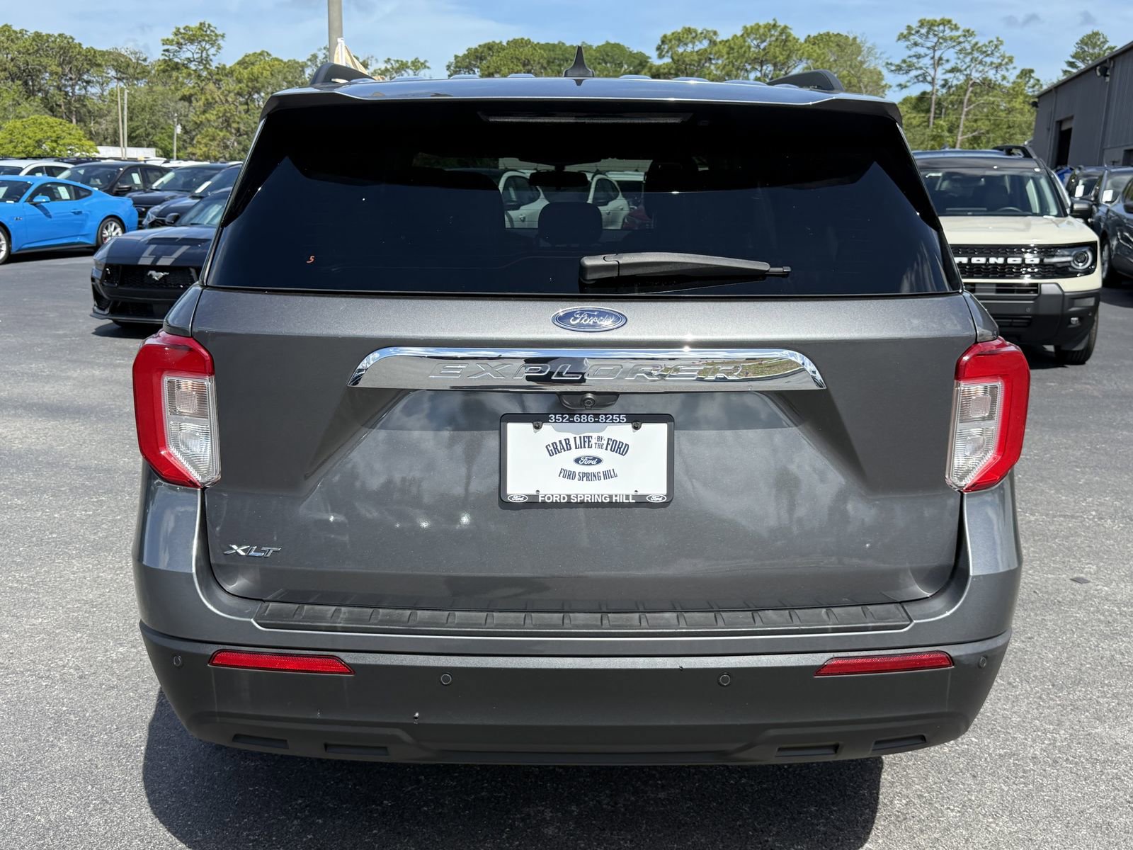 Certified 2023 Ford Explorer XLT RWD image 5
