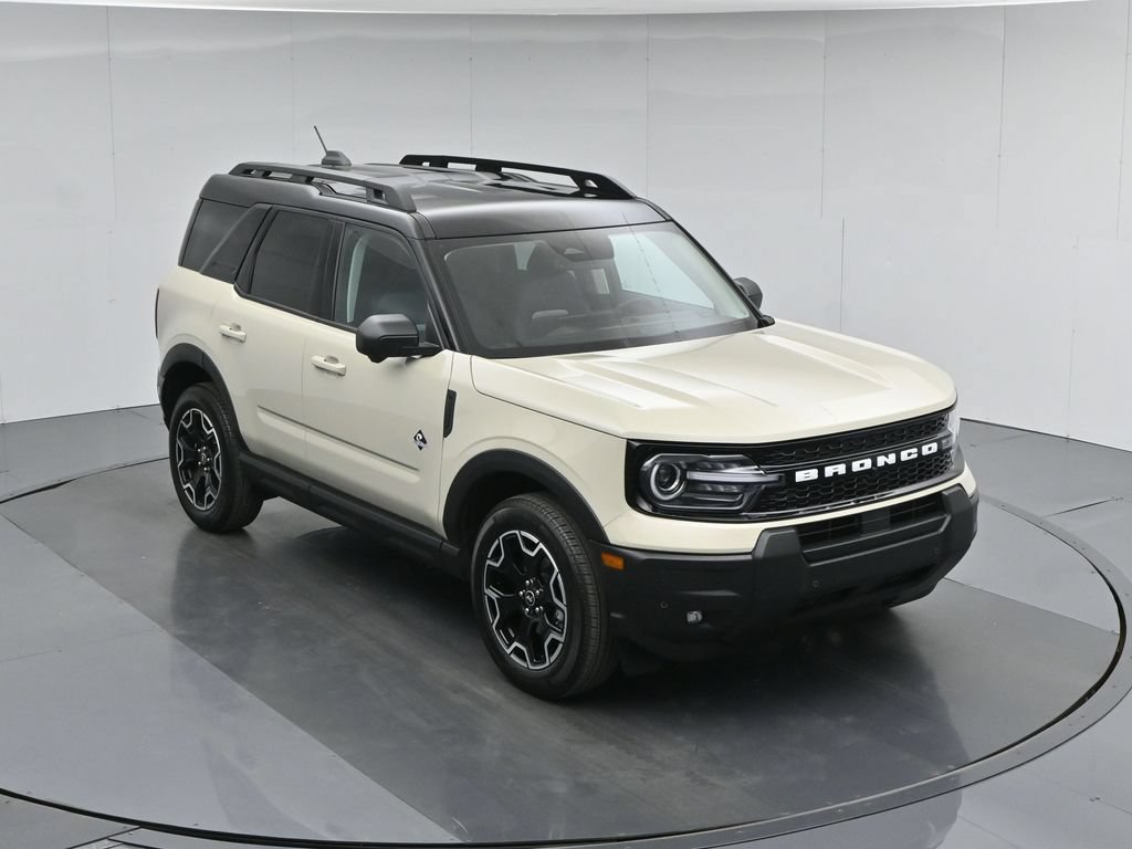 Certified 2025 Ford Bronco Sport Outer Banks w/ Outer Banks Tech Package+ AWD/4WD image 41