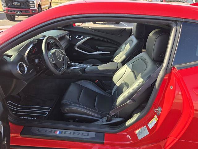 Used 2017 Chevrolet Camaro LT RWD image 11