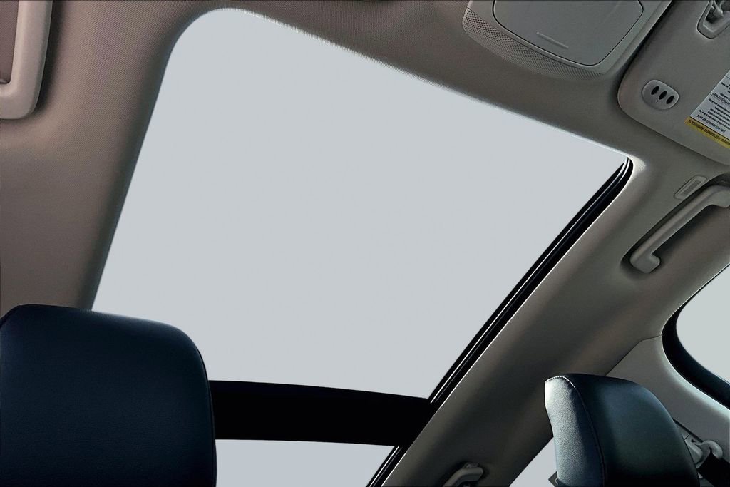 Certified 2024 Ford Edge Titanium AWD/4WD image 22