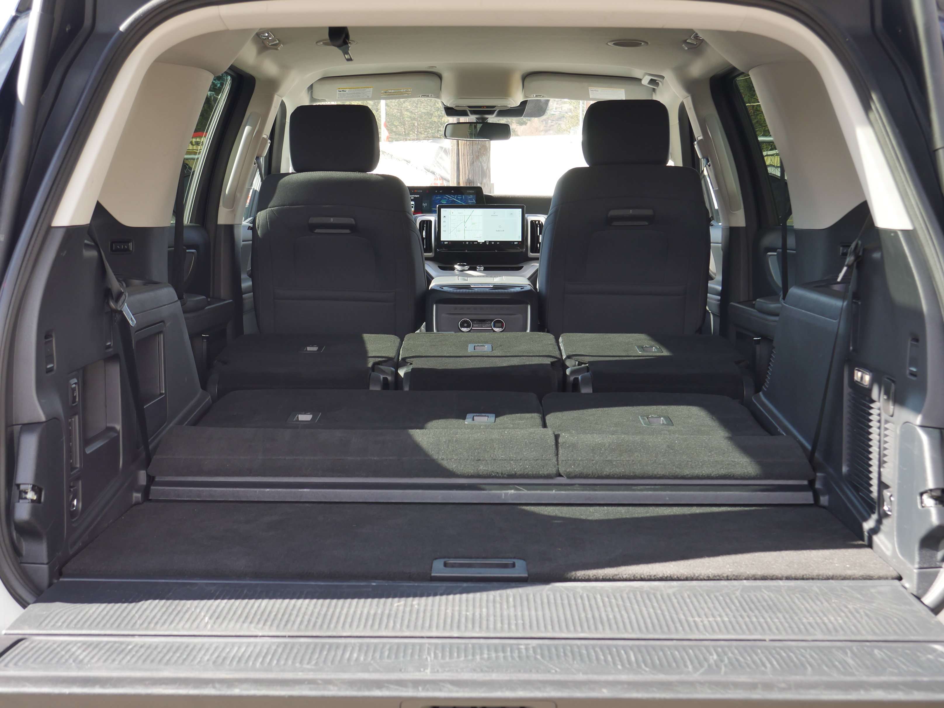 Certified 2025 Ford Expedition Active AWD/4WD image 24