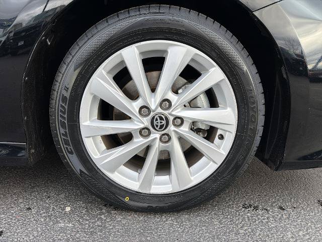 Used 2023 Toyota Camry LE FWD image 5