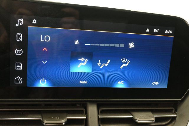 Used 2025 Chevrolet Trax LT w/ LT Convenience Package FWD image 23