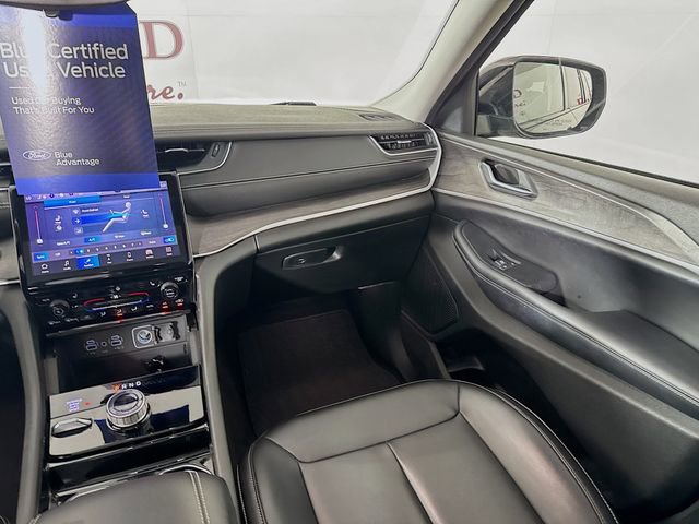 Used 2023 Jeep Grand Cherokee L Limited image 29