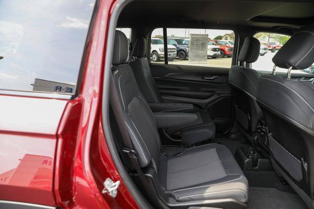 Used 2024 Jeep Grand Cherokee L Laredo w/ Luxury Tech Group I AWD/4WD image 34