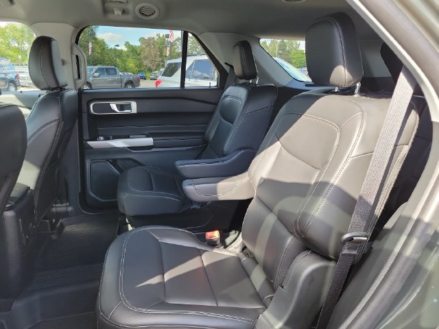 Certified 2024 Ford Explorer XLT w/ Equipment Group 202A AWD/4WD image 26