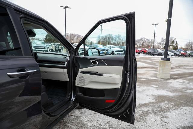 Used 2024 Kia Carnival LX image 27