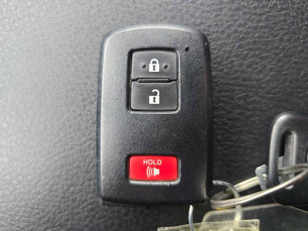 Used 2021 Toyota Tacoma TRD Off-Road w/ Technology Package image 22