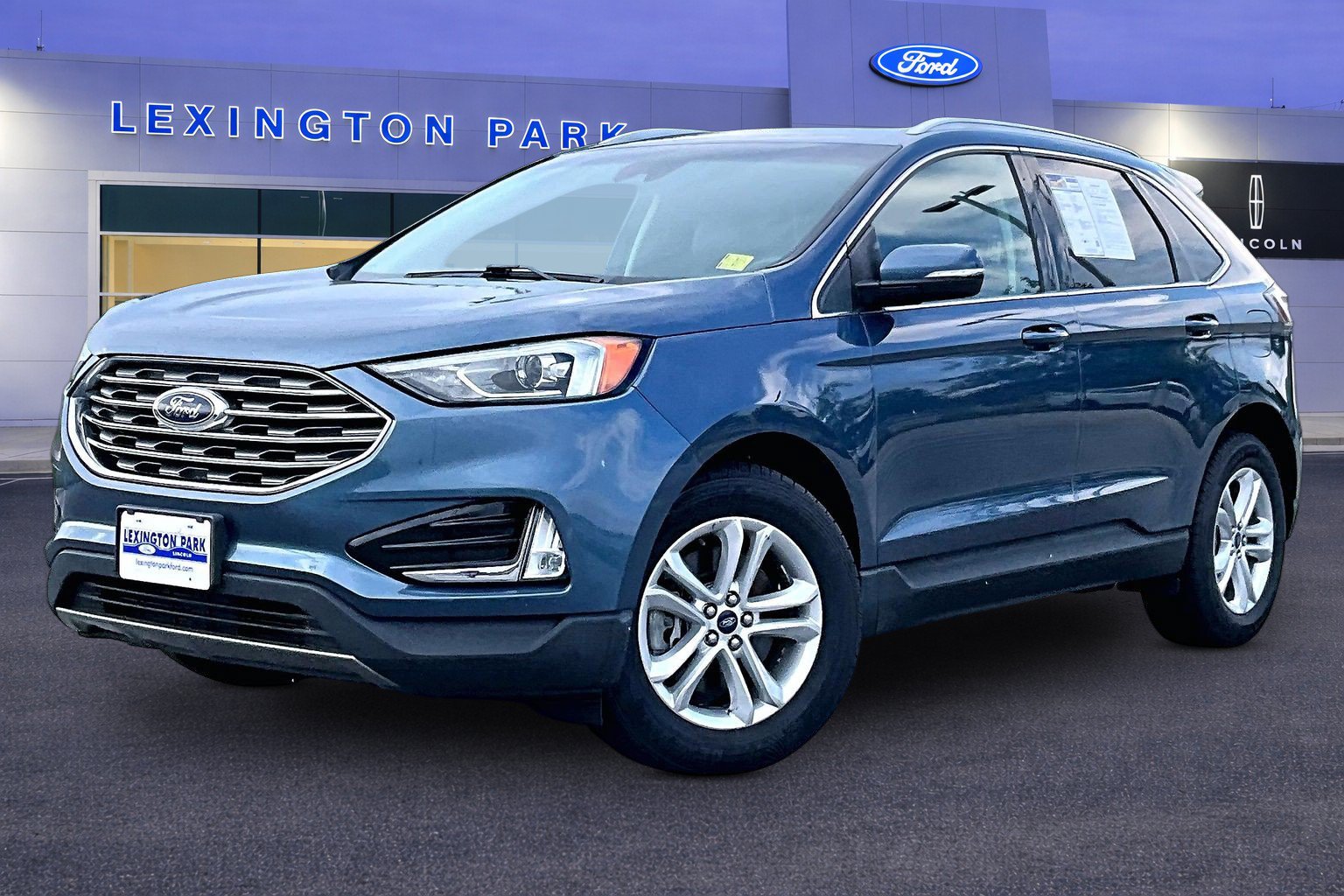 Certified 2019 Ford Edge SEL w/ Equipment Group 201A AWD/4WD image 3