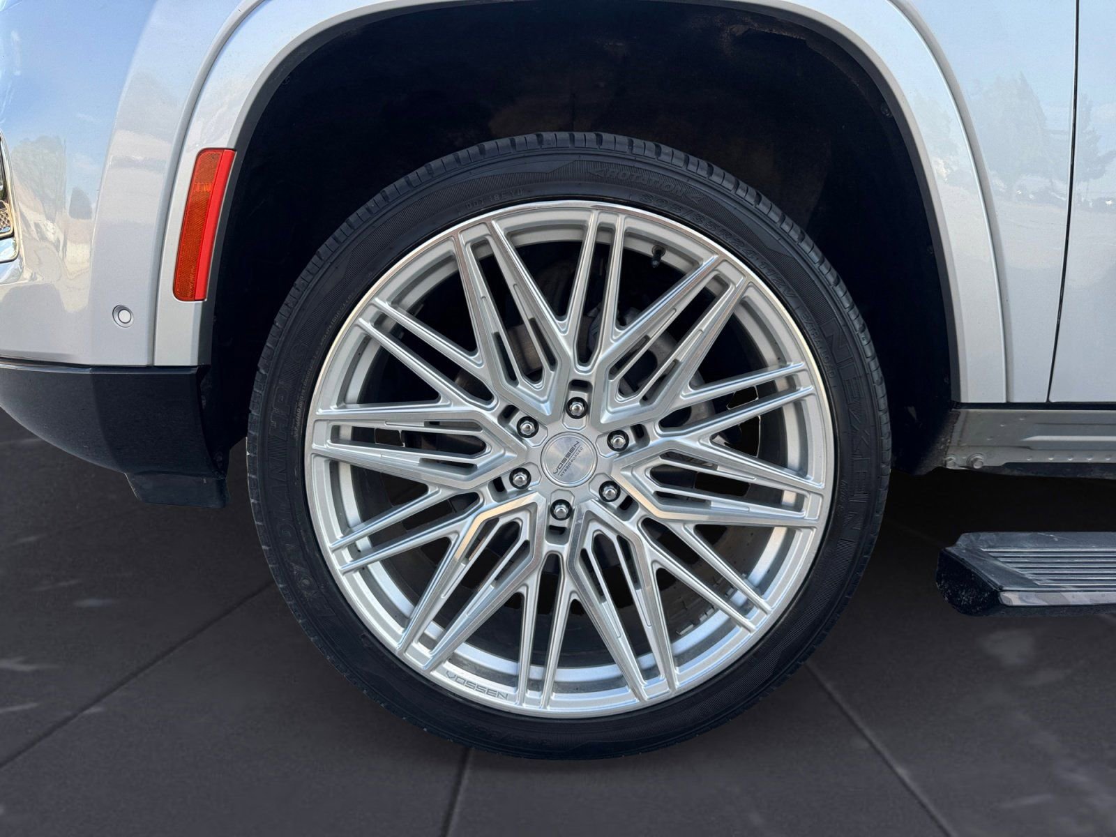 Used 2022 Jeep Grand Wagoneer Series III w/ Rear Seat Video Group 1 image 14