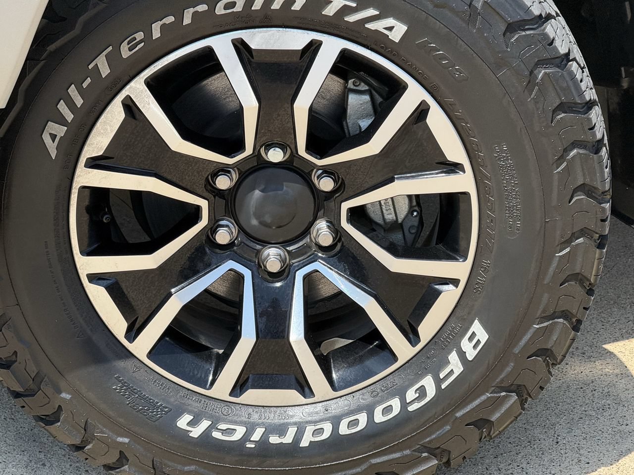 Used 2023 Toyota Tacoma TRD Sport w/ Technology Package AWD/4WD image 9