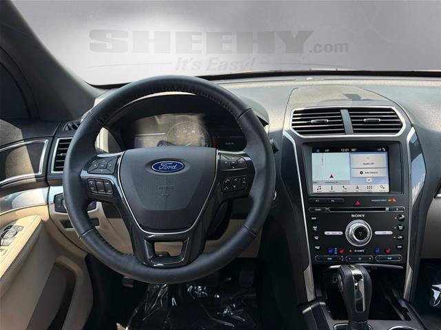 Certified 2018 Ford Explorer Limited AWD/4WD image 3