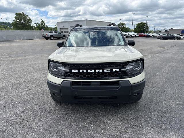 Certified 2025 Ford Bronco Sport Outer Banks w/ Outer Banks Tech Package+ AWD/4WD image 2