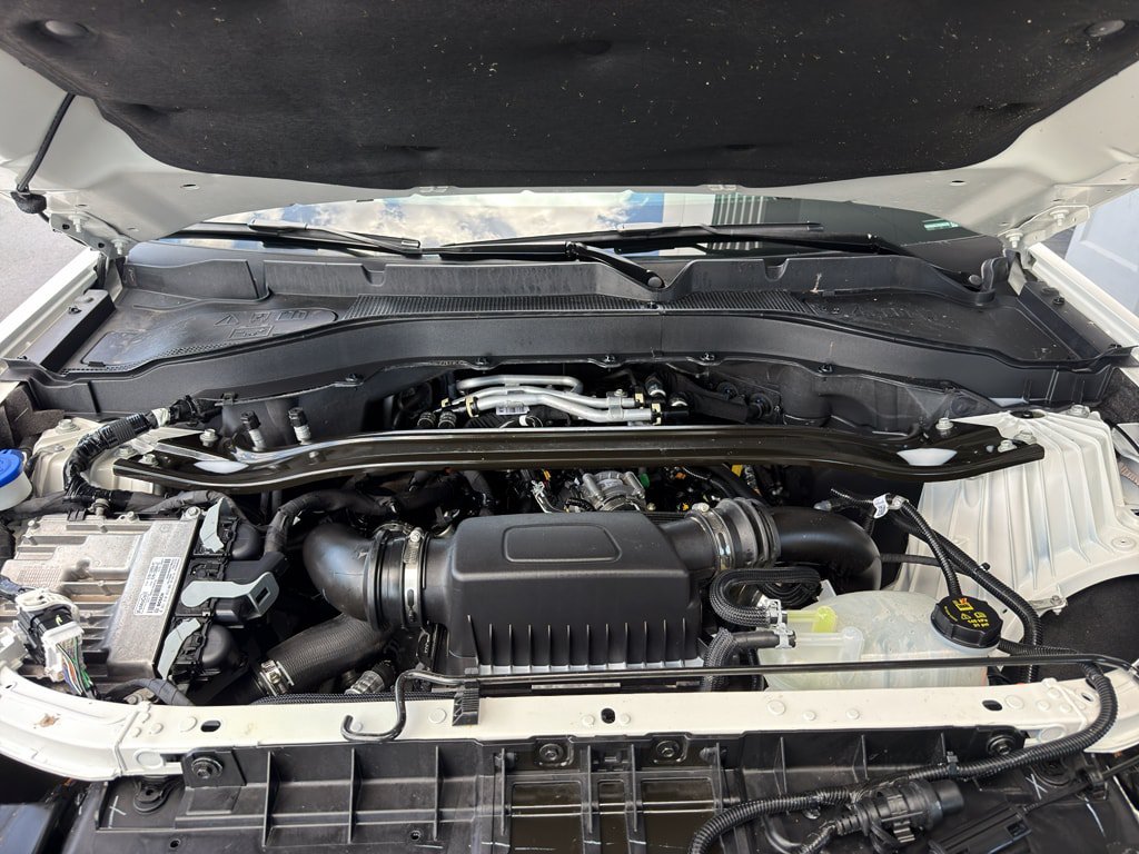Certified 2025 Ford Explorer ST AWD/4WD image 4