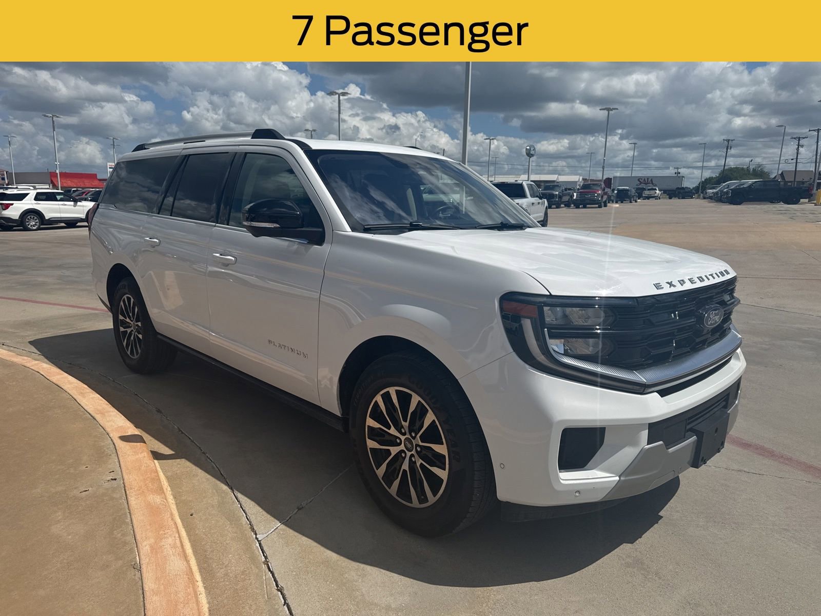 Certified 2025 Ford Expedition Max Platinum image 3