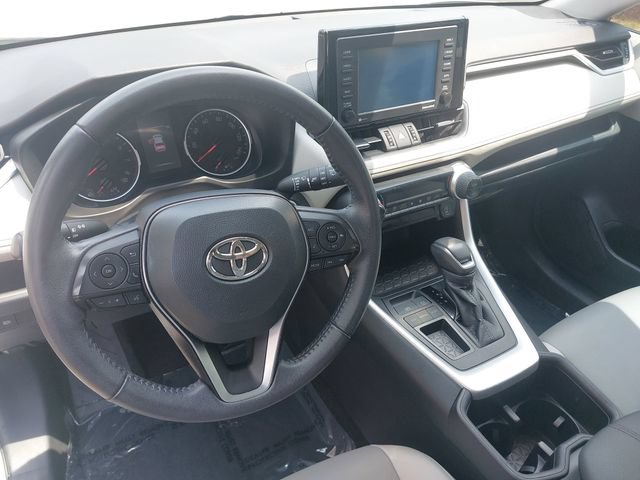 Used 2022 Toyota RAV4 XLE Premium FWD image 16