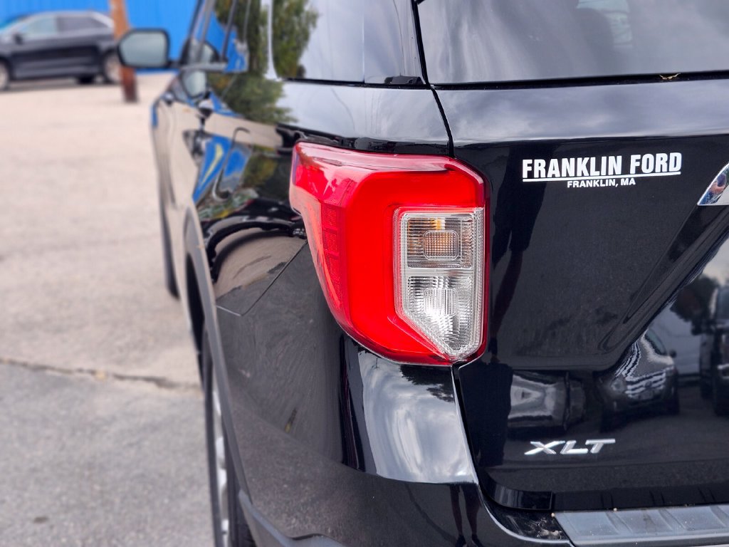 Certified 2024 Ford Explorer XLT w/ Equipment Group 202A AWD/4WD image 9
