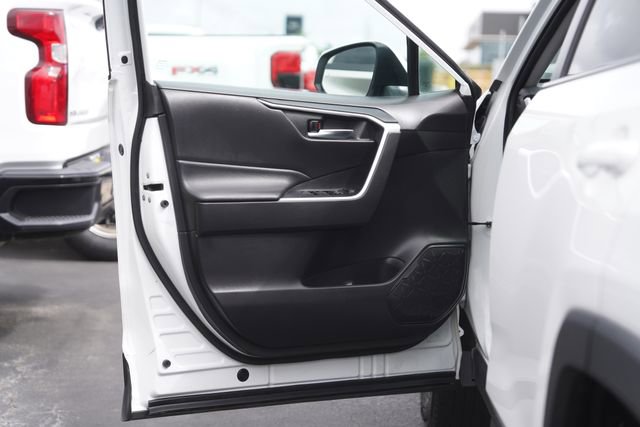 Used 2022 Toyota RAV4 XLE FWD image 30