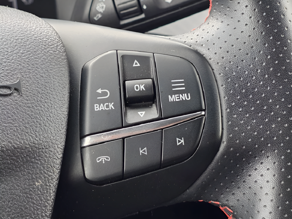 Certified 2025 Ford Escape ST-Line AWD/4WD image 18