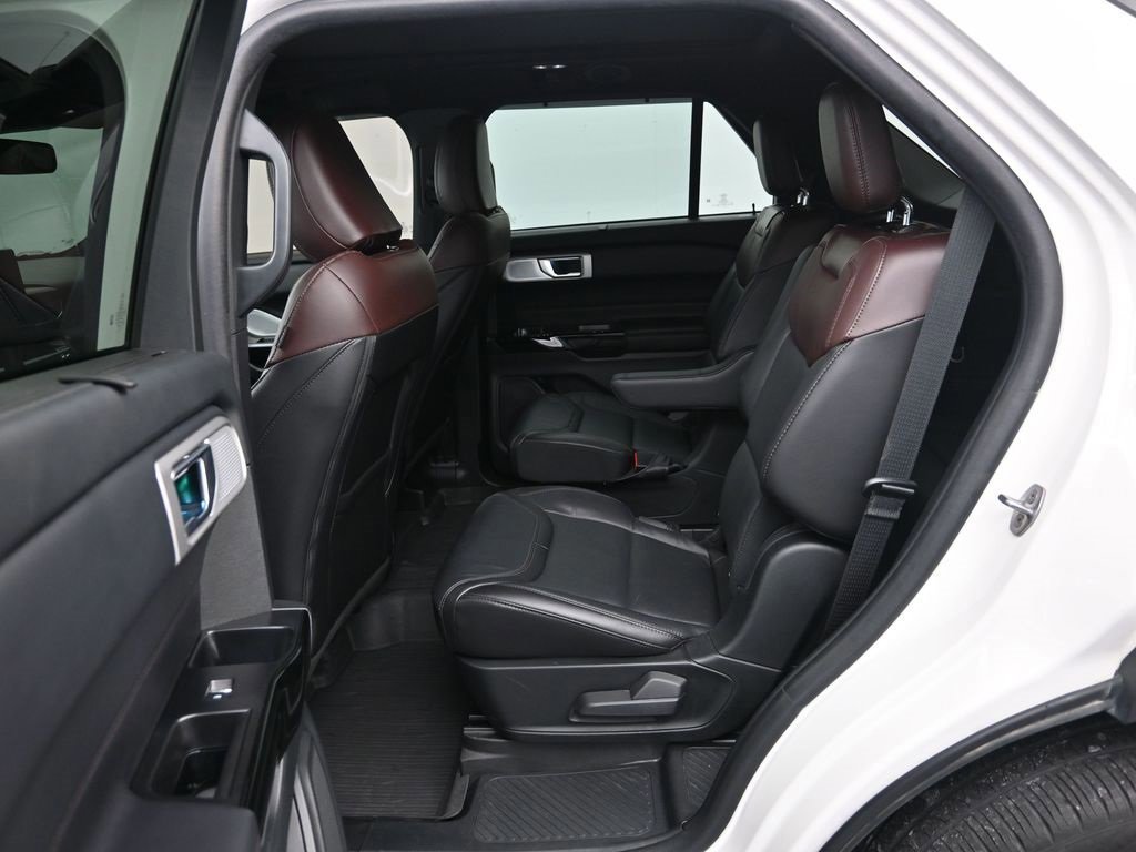 Certified 2023 Ford Explorer Platinum w/ Technology Package image 39