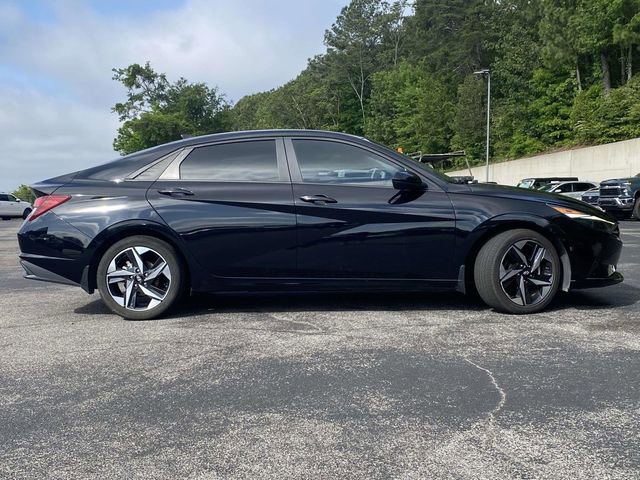 Used 2023 Hyundai Elantra SEL w/ Convenience Package FWD image 2