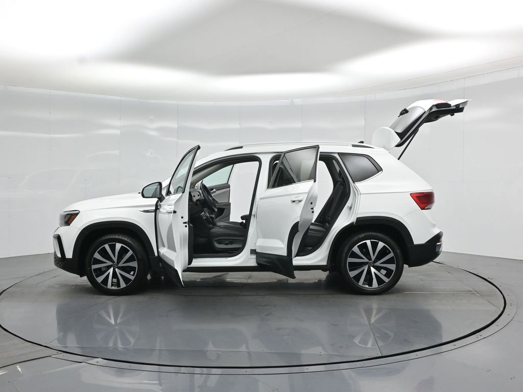 Used 2022 Volkswagen Taos SE FWD image 31