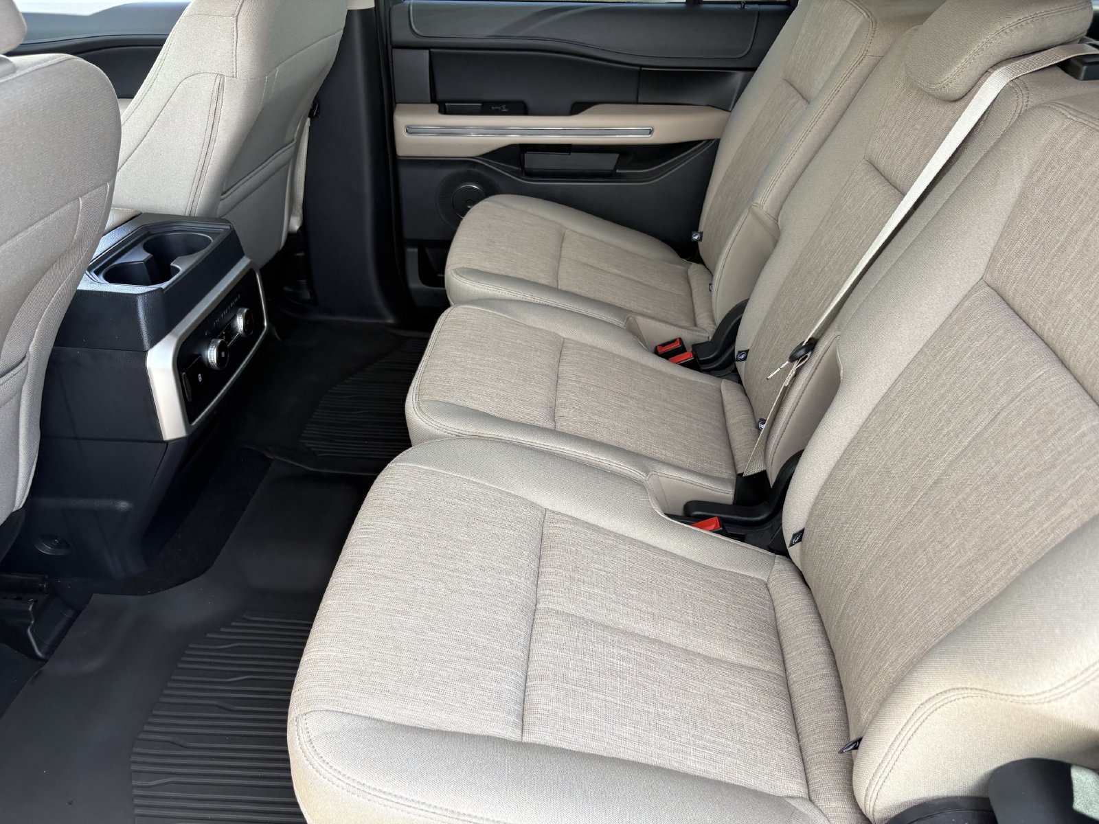 Certified 2024 Ford Expedition Max XLT RWD image 21