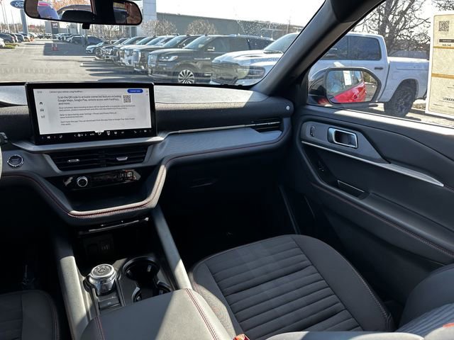 Certified 2025 Ford Explorer ST-Line w/ ST-Line Street Pack image 18