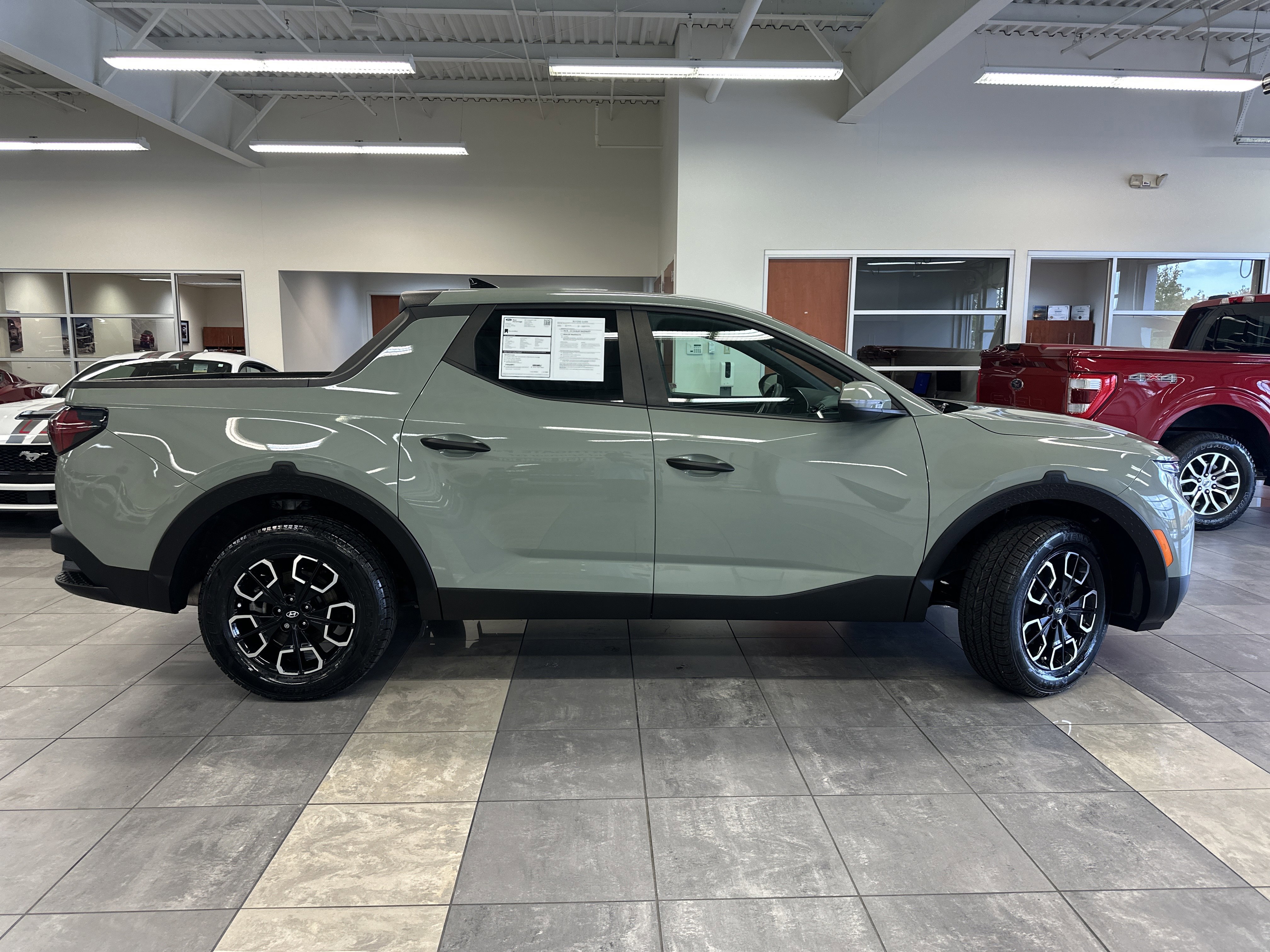 Used 2023 Hyundai Santa Cruz SEL image 6