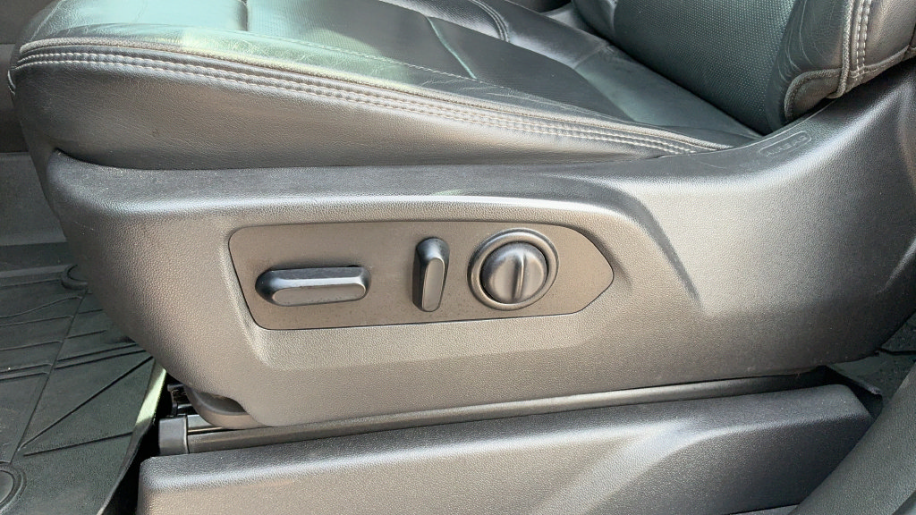 Used 2021 Chevrolet Silverado 1500 High Country AWD/4WD image 19